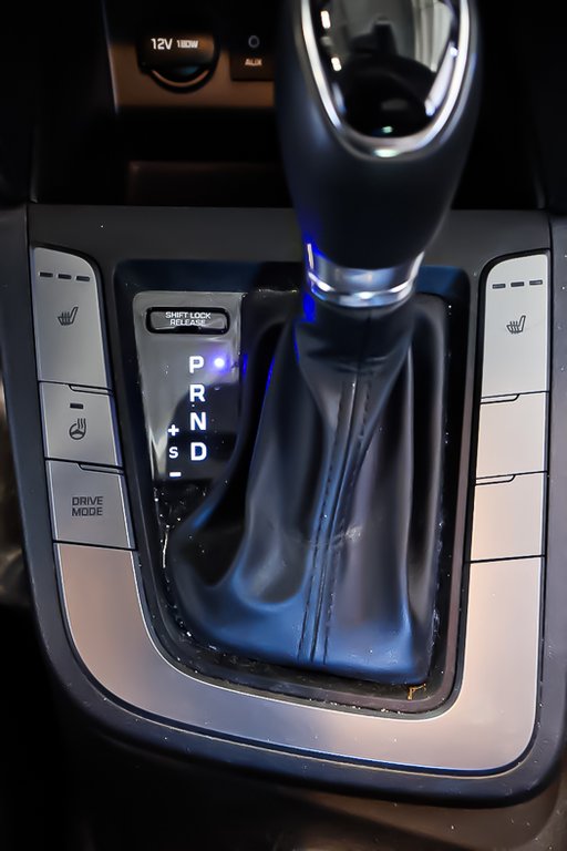 2020 Hyundai Elantra PREFERRED + ENSEMBLE SUN & SAFETY in Terrebonne, Quebec - 19 - w1024h768px