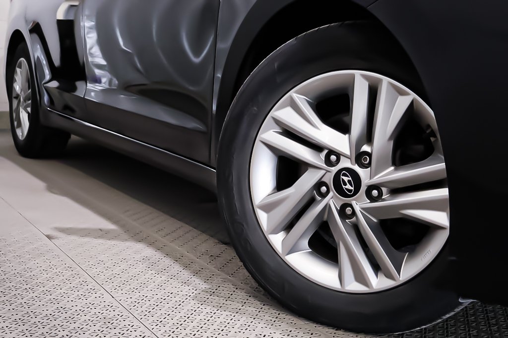 2020 Hyundai Elantra PREFERRED + ENSEMBLE SUN & SAFETY in Terrebonne, Quebec - 7 - w1024h768px