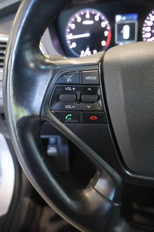 2016 Hyundai Sonata SPORT-TECH 2.4L + TOIT OUVRANT + CUIR in Terrebonne, Quebec - 17 - w1024h768px