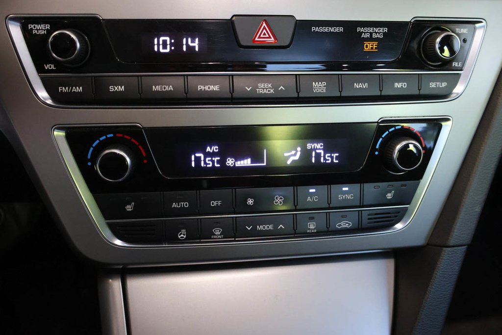 2016 Hyundai Sonata SPORT-TECH 2.4L + TOIT OUVRANT + CUIR in Terrebonne, Quebec - 25 - w1024h768px