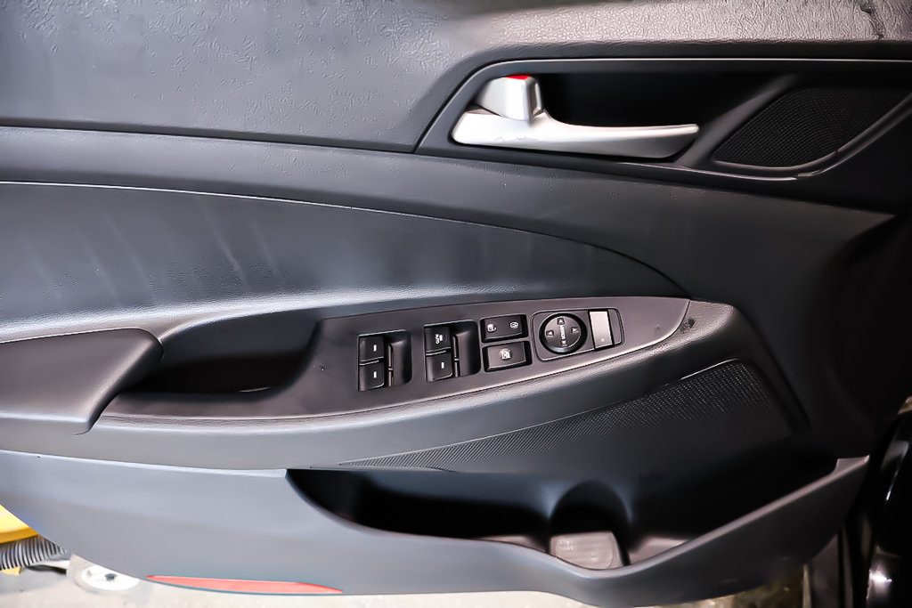 2020 Hyundai Tucson PREFERRED + AWD + DEMARREUR in Terrebonne, Quebec - 26 - w1024h768px