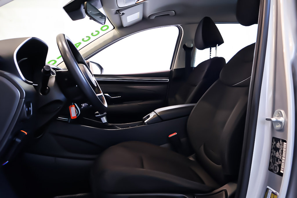 2022 Hyundai Tucson ESSENTIAL + AWD + CARPLAY in Terrebonne, Quebec - 10 - w1024h768px