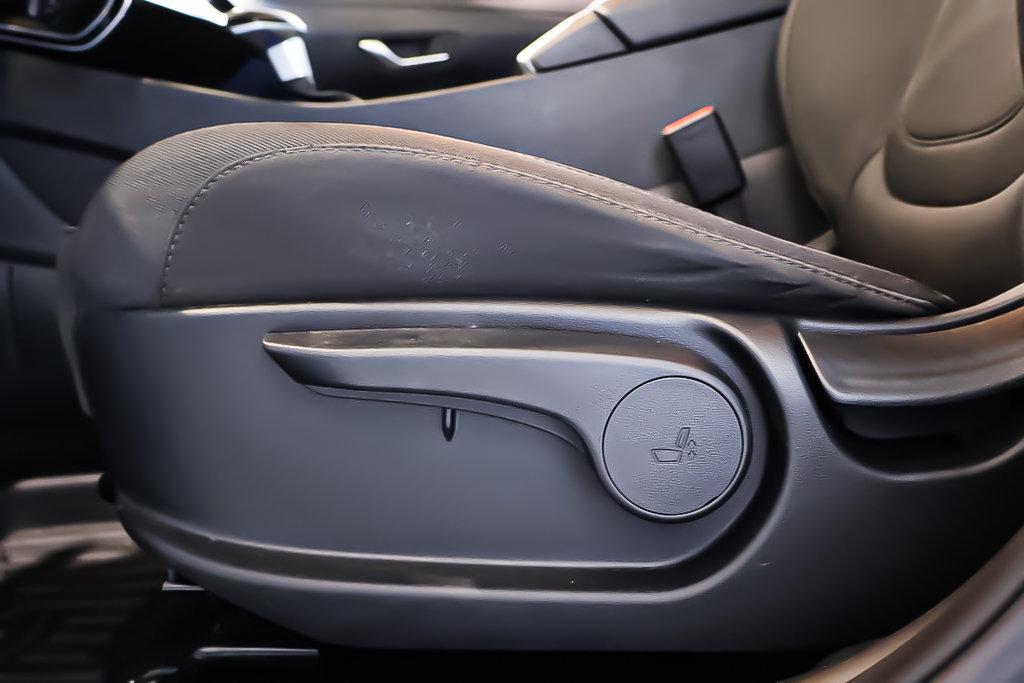 2022 Hyundai Tucson ESSENTIAL + AWD + CARPLAY in Terrebonne, Quebec - 11 - w1024h768px