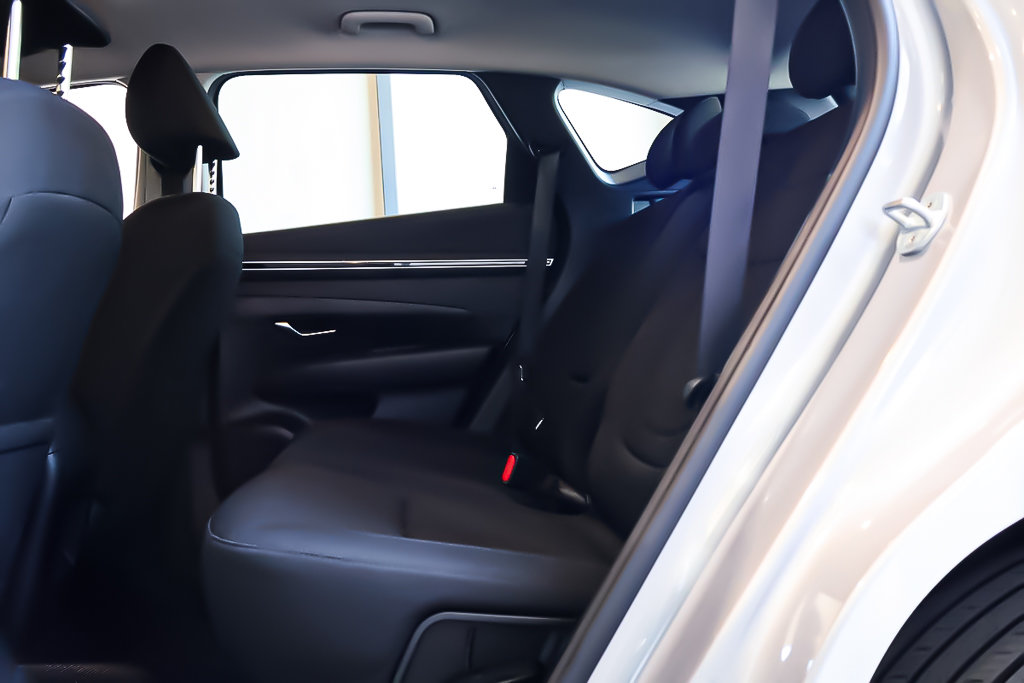 2022 Hyundai Tucson ESSENTIAL + AWD + CARPLAY in Terrebonne, Quebec - 27 - w1024h768px