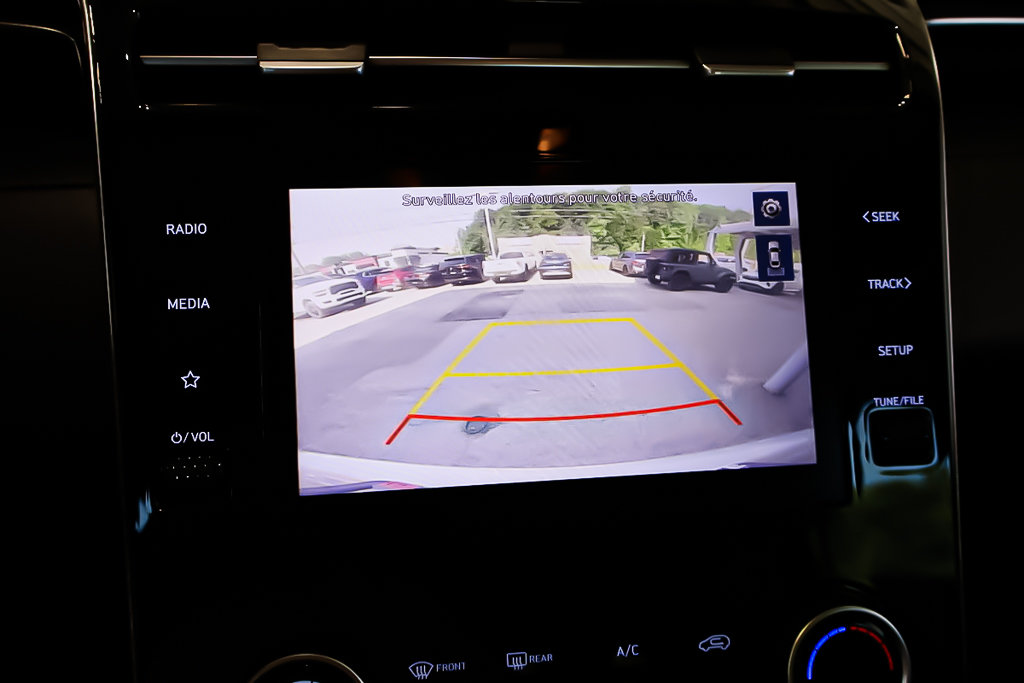 2022 Hyundai Tucson ESSENTIAL + AWD + CARPLAY in Terrebonne, Quebec - 21 - w1024h768px