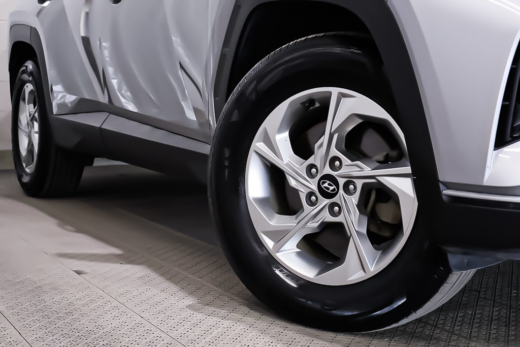 2022 Hyundai Tucson ESSENTIAL + AWD + CARPLAY in Terrebonne, Quebec - 9 - w1024h768px