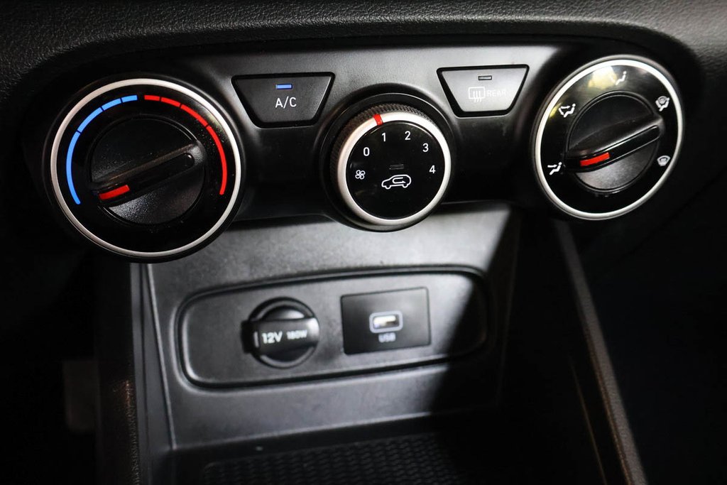 Hyundai VENUE PREFERRED + T/A + CARPLAY 2021 à Terrebonne, Québec - 22 - w1024h768px
