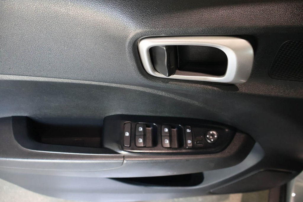 Hyundai VENUE PREFERRED + T/A + CARPLAY 2021 à Terrebonne, Québec - 26 - w1024h768px