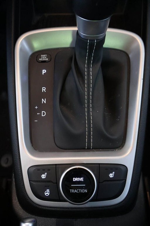 Hyundai VENUE PREFERRED + T/A + CARPLAY 2024 à Terrebonne, Québec - 23 - w1024h768px
