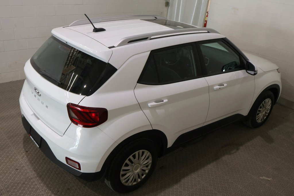 2024 Hyundai VENUE ULTIMATE + FWD + DEMARREUR + CARPLAY in Terrebonne, Quebec - 7 - w1024h768px