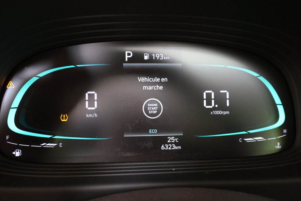 2024 Hyundai VENUE ULTIMATE + FWD + DEMARREUR + CARPLAY in Terrebonne, Quebec - 19 - w1024h768px