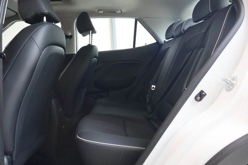 2024 Hyundai VENUE ULTIMATE + FWD + DEMARREUR + CARPLAY in Terrebonne, Quebec - 29 - w1024h768px