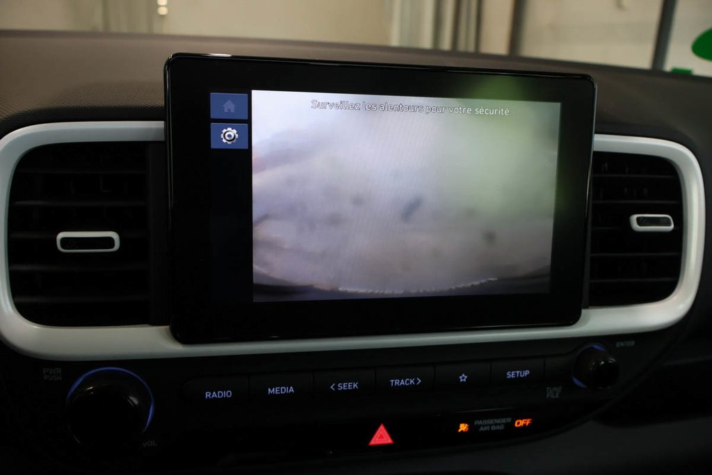 2024 Hyundai VENUE ULTIMATE + FWD + DEMARREUR + CARPLAY in Terrebonne, Quebec - 22 - w1024h768px