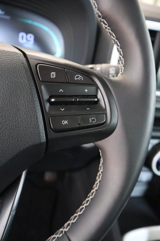 2024 Hyundai VENUE ULTIMATE + FWD + DEMARREUR + CARPLAY in Terrebonne, Quebec - 18 - w1024h768px