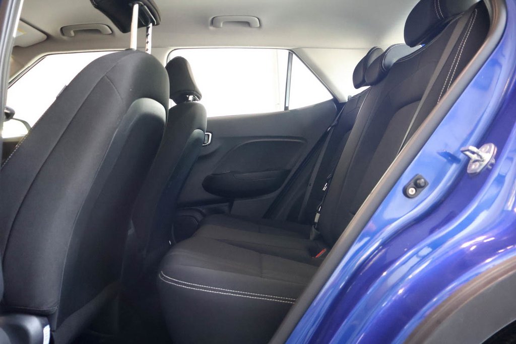 2025 Hyundai VENUE PREFERRED + SIEGES ET VOLANT CHAUFFANTS + CARPLAY in Terrebonne, Quebec - 27 - w1024h768px