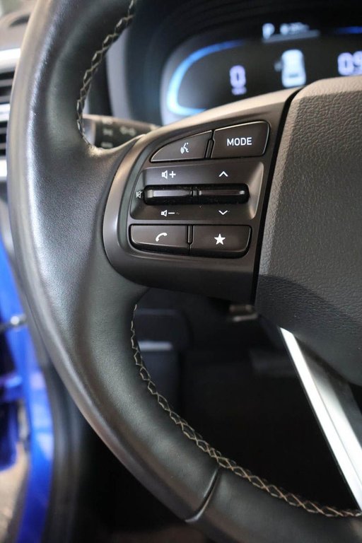 2025 Hyundai VENUE PREFERRED + SIEGES ET VOLANT CHAUFFANTS + CARPLAY in Terrebonne, Quebec - 15 - w1024h768px