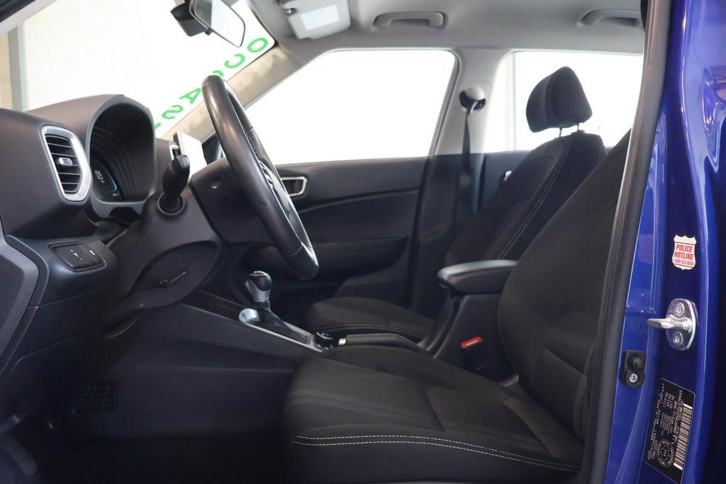 2025 Hyundai VENUE PREFERRED + SIEGES ET VOLANT CHAUFFANTS + CARPLAY in Terrebonne, Quebec - 10 - w1024h768px