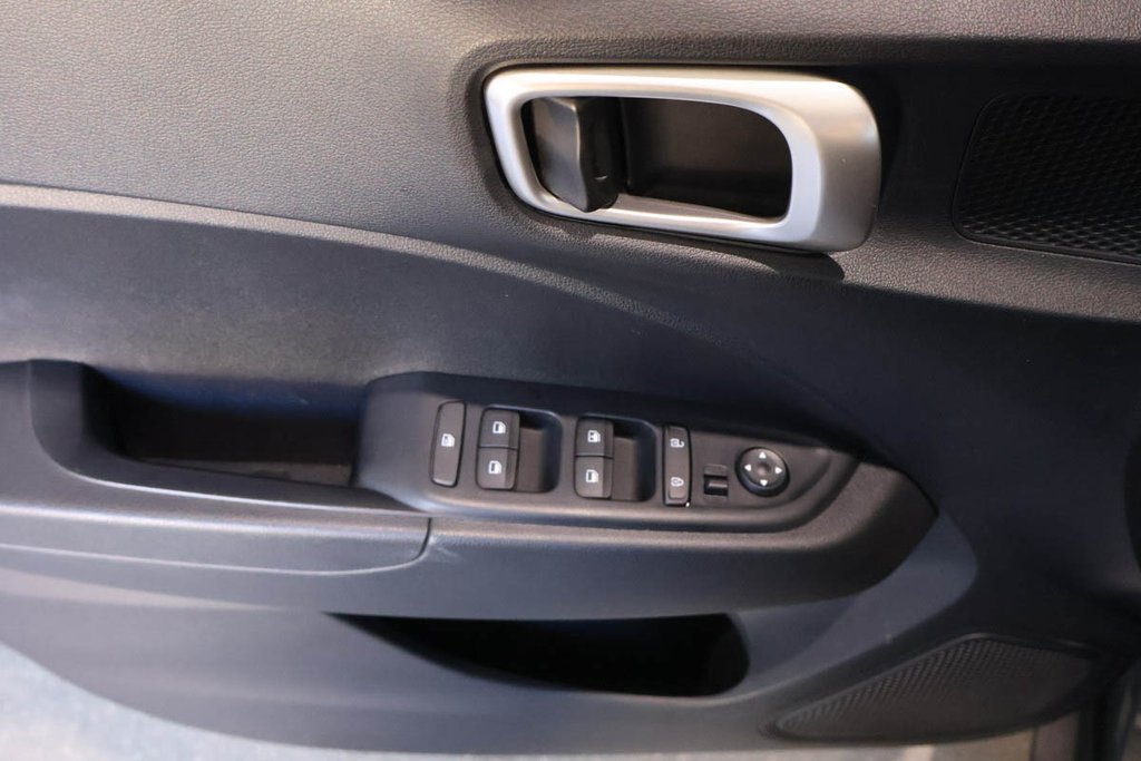 Hyundai VENUE PREFERRED + DÉMARREUR + CARPLAY 2025 à Terrebonne, Québec - 25 - w1024h768px