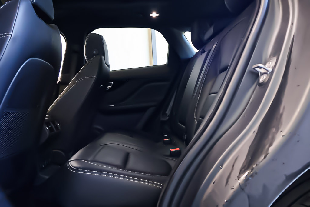 Jaguar F-PACE S + AWD + TOIT  PANORAMIQUE 2020 à Terrebonne, Québec - 31 - w1024h768px