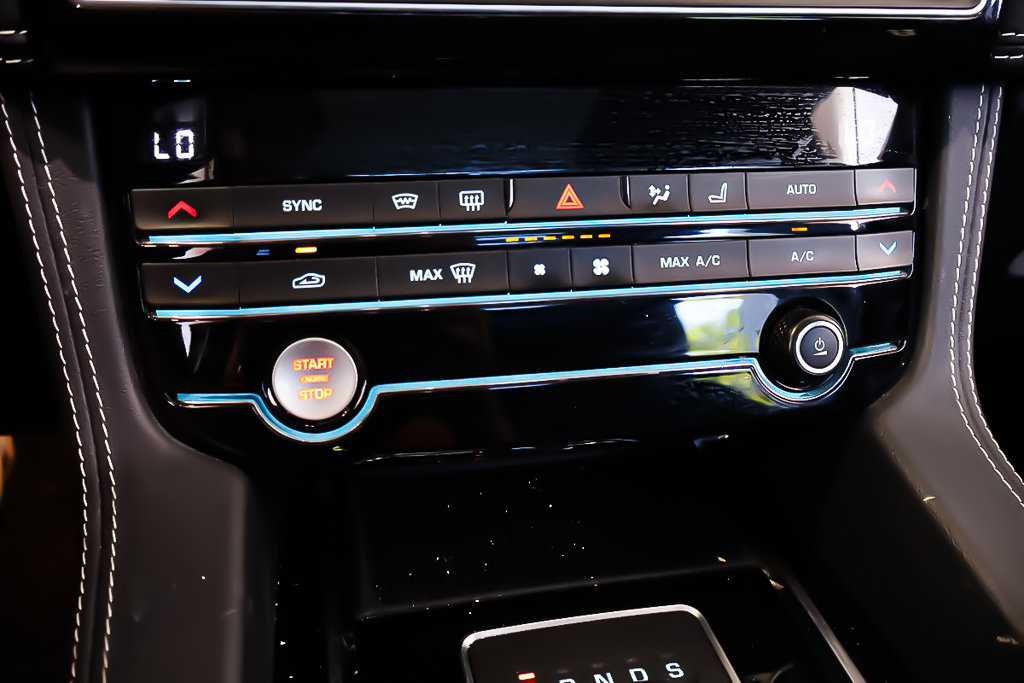 Jaguar F-PACE S + AWD + TOIT  PANORAMIQUE 2020 à Terrebonne, Québec - 26 - w1024h768px