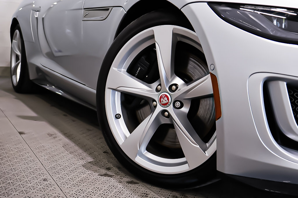 2023 Jaguar F-TYPE P450 R-DYNAMIC COUPE + 4WD + V8 5.0L in Terrebonne, Quebec - 9 - w1024h768px