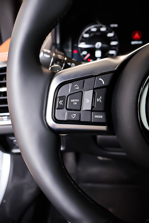 2023 Jaguar F-TYPE P450 R-DYNAMIC COUPE + 4WD + V8 5.0L in Terrebonne, Quebec - 15 - w1024h768px