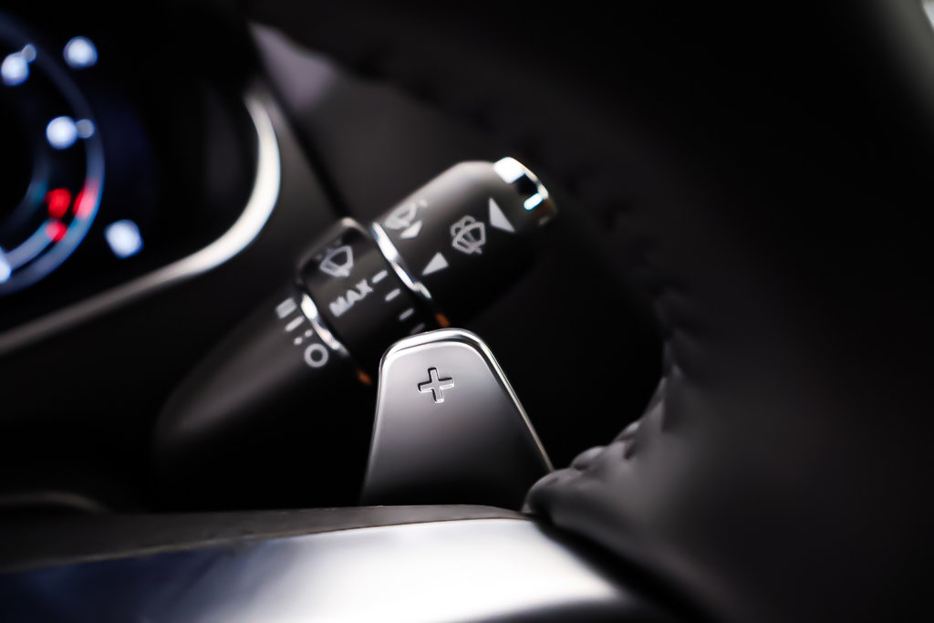 2023 Jaguar F-TYPE P450 R-DYNAMIC COUPE + 4WD + V8 5.0L in Terrebonne, Quebec - 18 - w1024h768px