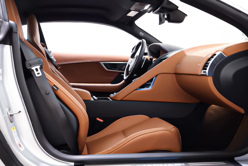 2023 Jaguar F-TYPE P450 R-DYNAMIC COUPE + 4WD + V8 5.0L in Terrebonne, Quebec - 11 - w1024h768px