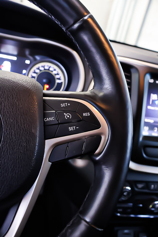 Jeep Cherokee LIMITED + V6 + 4X4 + CUIR 2016 à Terrebonne, Québec - 17 - w1024h768px