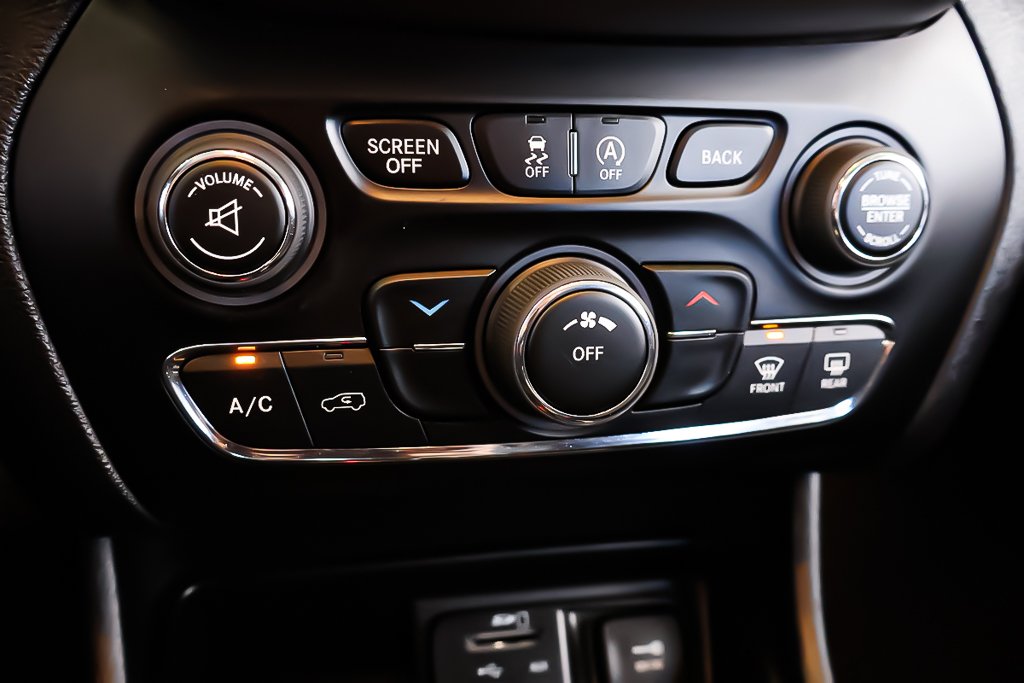 2017 Jeep Cherokee NORTH + 4X4 + ATTELAGE DE REMORQUE in Terrebonne, Quebec - 22 - w1024h768px