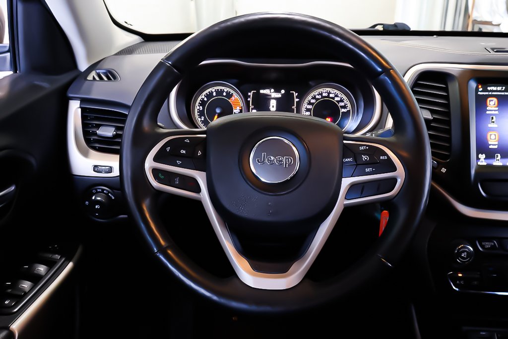 2017 Jeep Cherokee NORTH + 4X4 + ATTELAGE DE REMORQUE in Terrebonne, Quebec - 14 - w1024h768px