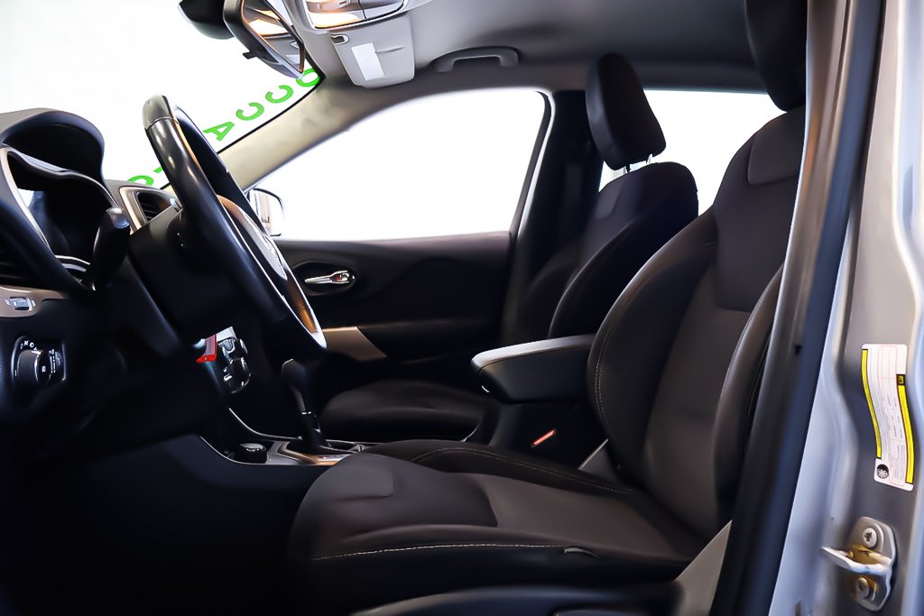 2017 Jeep Cherokee NORTH + 4X4 + ATTELAGE DE REMORQUE in Terrebonne, Quebec - 10 - w1024h768px