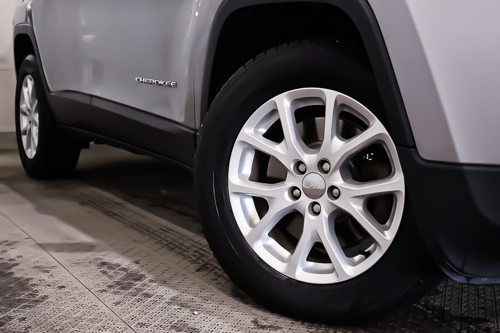 2017 Jeep Cherokee NORTH + 4X4 + ATTELAGE DE REMORQUE in Terrebonne, Quebec - 9 - w1024h768px
