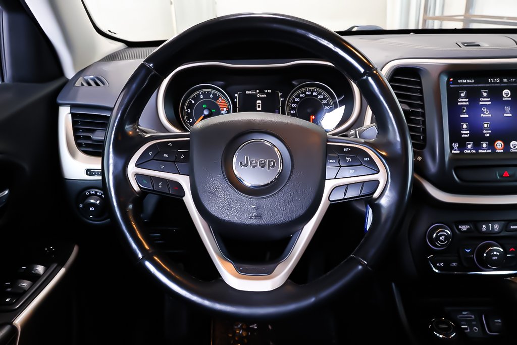 2018 Jeep Cherokee NORTH + 4X4 + ATTELAGE DE REMORQUE in Terrebonne, Quebec - 14 - w1024h768px