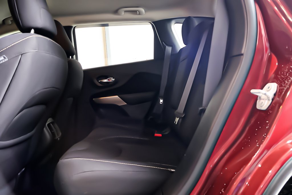 2018 Jeep Cherokee NORTH + 4X4 + ATTELAGE DE REMORQUE in Terrebonne, Quebec - 27 - w1024h768px