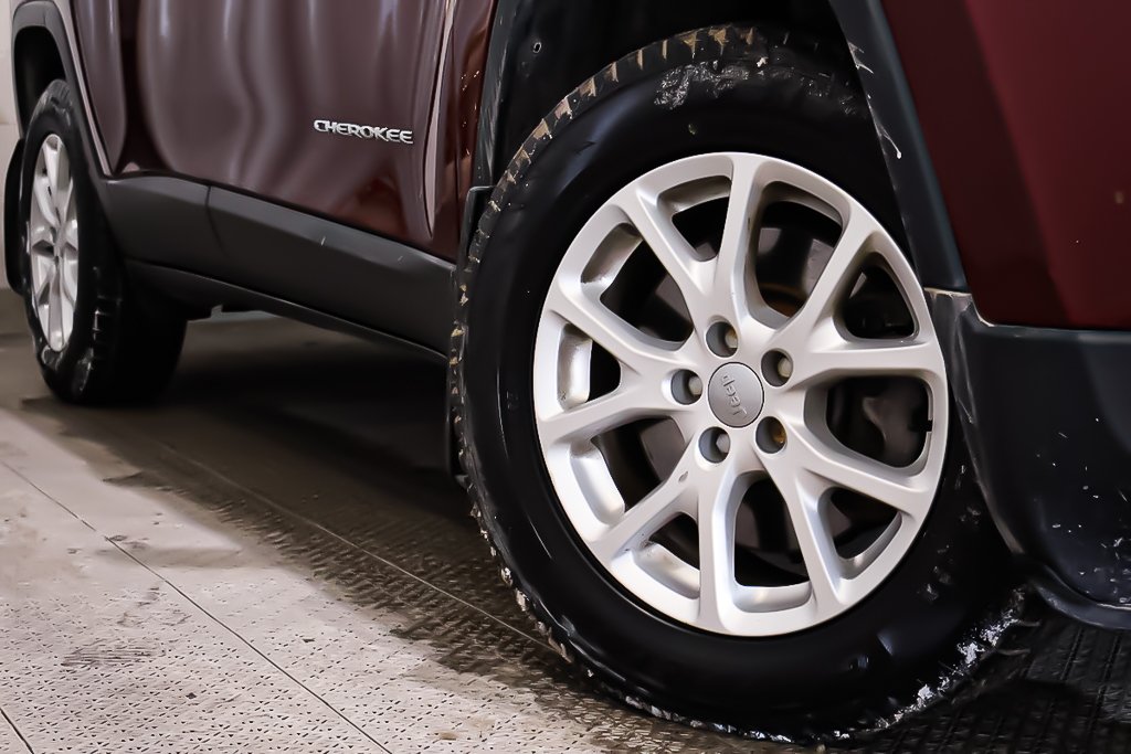 2018 Jeep Cherokee NORTH + 4X4 + ATTELAGE DE REMORQUE in Terrebonne, Quebec - 9 - w1024h768px