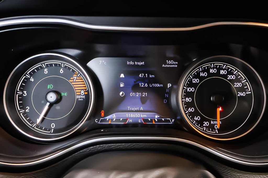 2020 Jeep Cherokee TRAILHAWK + 4X4 + V6 3.2L in Terrebonne, Quebec - 18 - w1024h768px