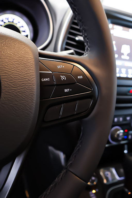 2022 Jeep Cherokee Trailhawk in Terrebonne, Quebec - 14 - w1024h768px