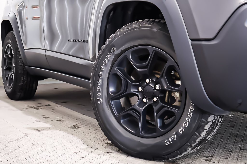 Jeep Cherokee TRAILHAWK + 4X4 + V6 3.2L 2022 à Terrebonne, Québec - 9 - w1024h768px