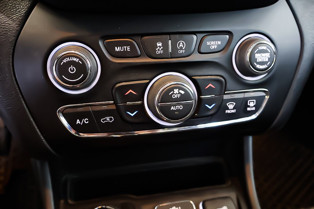 Jeep Cherokee TRAILHAWK + 4X4 + V6 3.2L 2022 à Terrebonne, Québec - 23 - w1024h768px