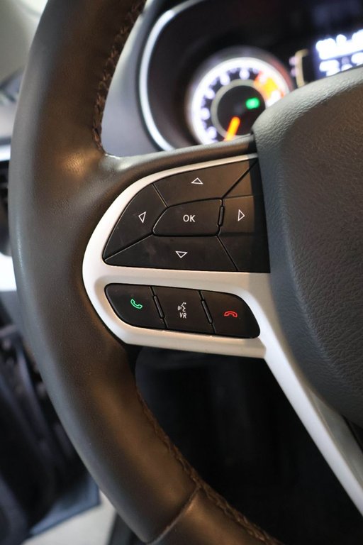 2022 Jeep Cherokee SPORT + ENSEMBLE X + 4X4 + TOIT OUVRANT PANO in Terrebonne, Quebec - 17 - w1024h768px