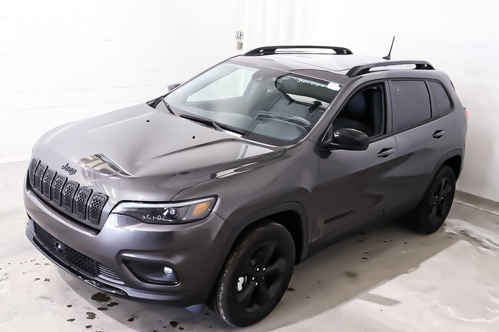 2023 Jeep Cherokee ALTITUDE + 4X4 + ENS ELITE + TOIT OUVRANT PANO in Terrebonne, Quebec - 3 - w1024h768px