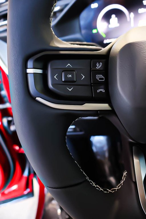 2026 Jeep Cherokee LIMITED in Terrebonne, Quebec - 12 - w1024h768px