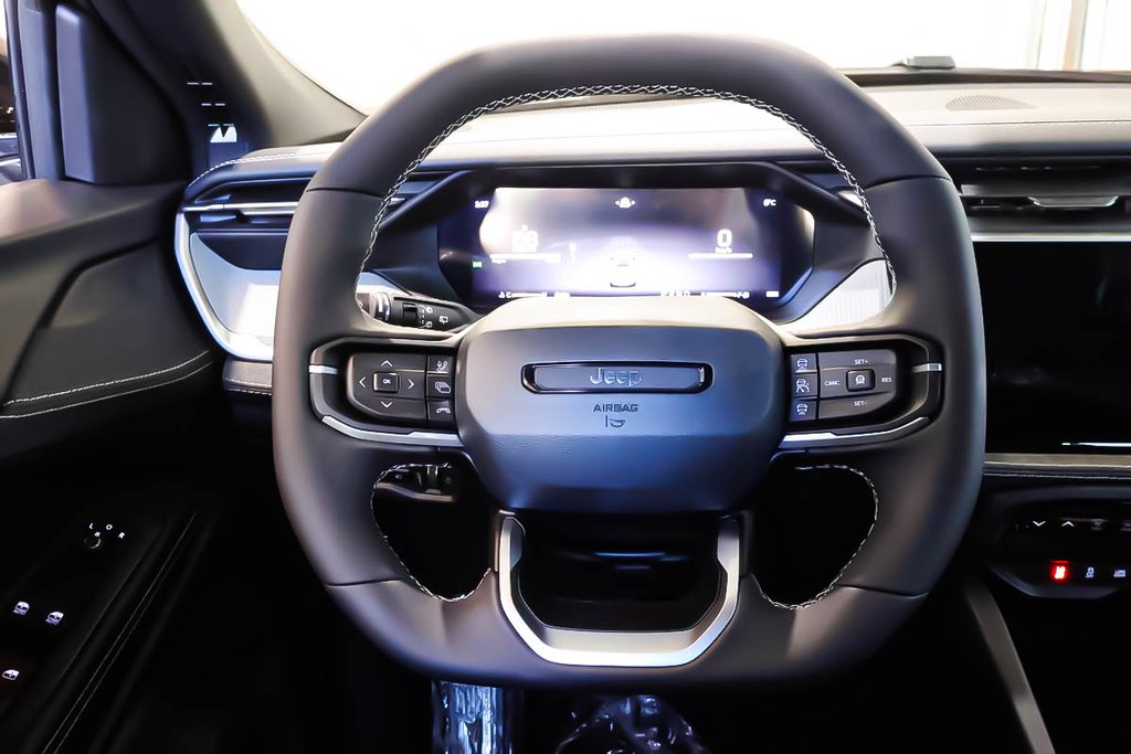 Jeep Cherokee LAREDO 2026 à Terrebonne, Québec - 11 - w1024h768px