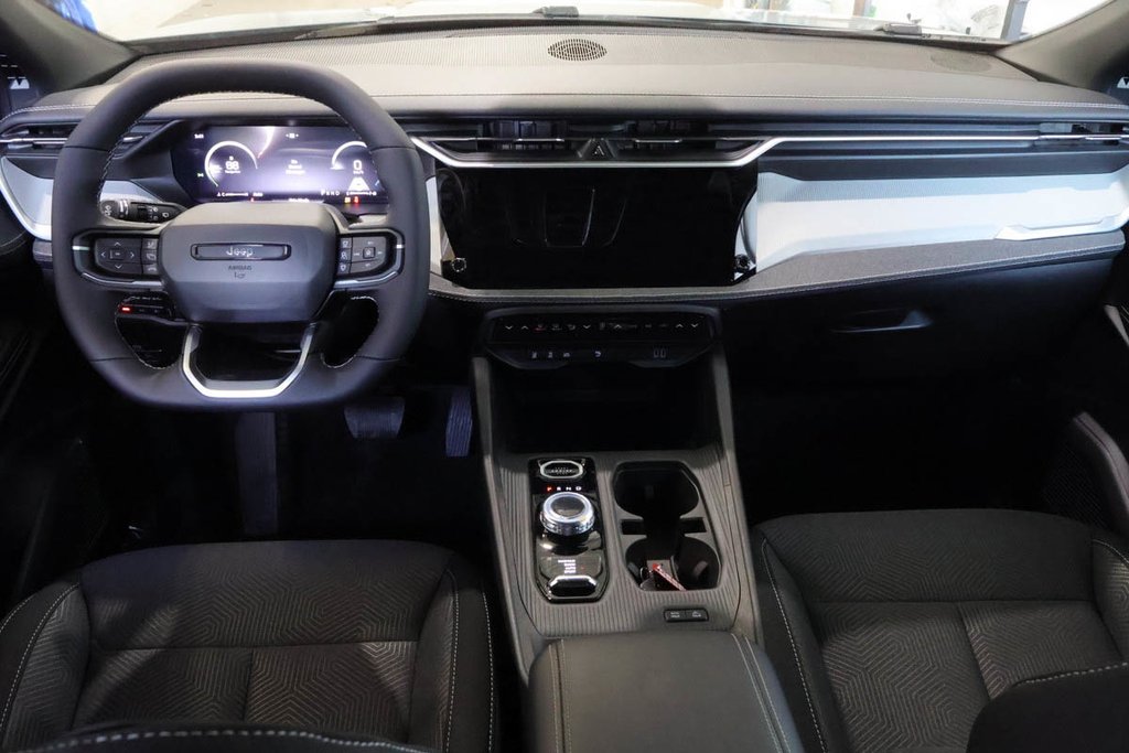 Jeep Cherokee LAREDO 2026 à Terrebonne, Québec - 9 - w1024h768px