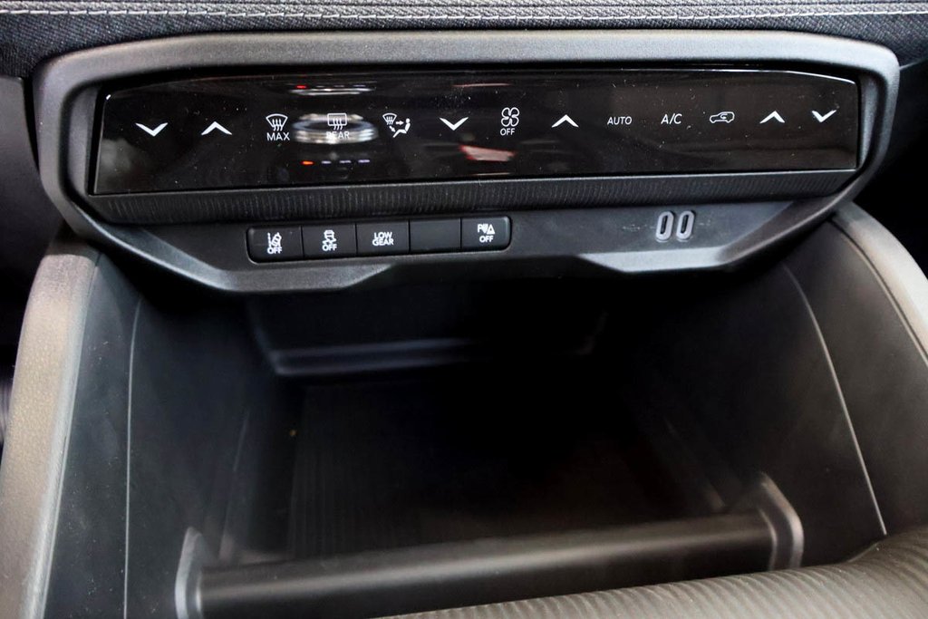 Jeep Cherokee LAREDO 2026 à Terrebonne, Québec - 15 - w1024h768px