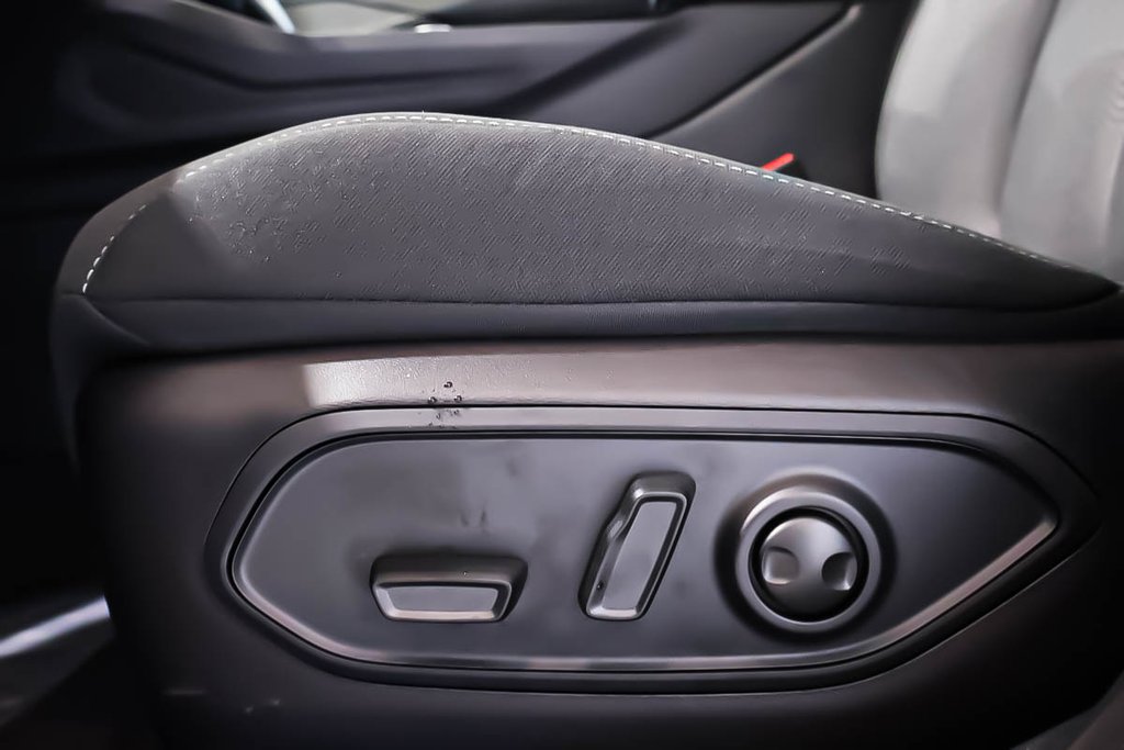 2026 Jeep Cherokee LAREDO in Terrebonne, Quebec - 9 - w1024h768px