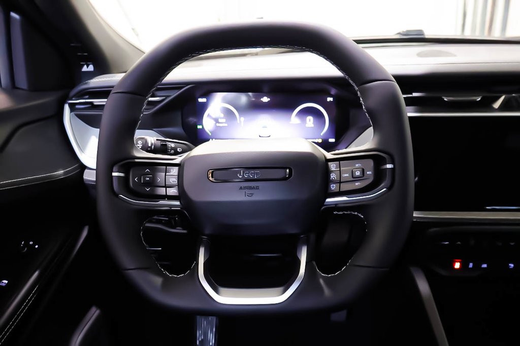 2026 Jeep Cherokee LAREDO in Terrebonne, Quebec - 11 - w1024h768px