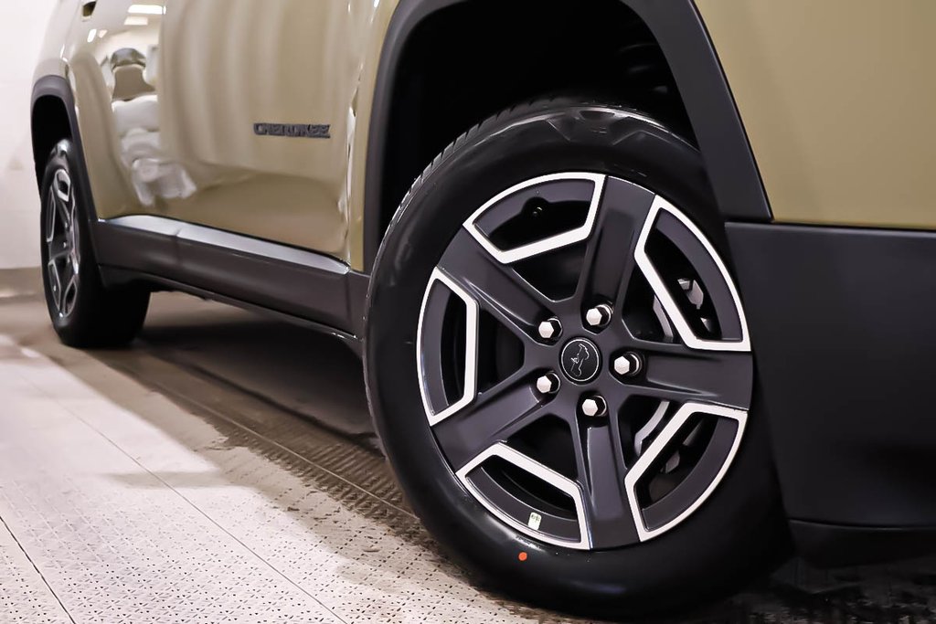 2026 Jeep Cherokee LAREDO in Terrebonne, Quebec - 7 - w1024h768px