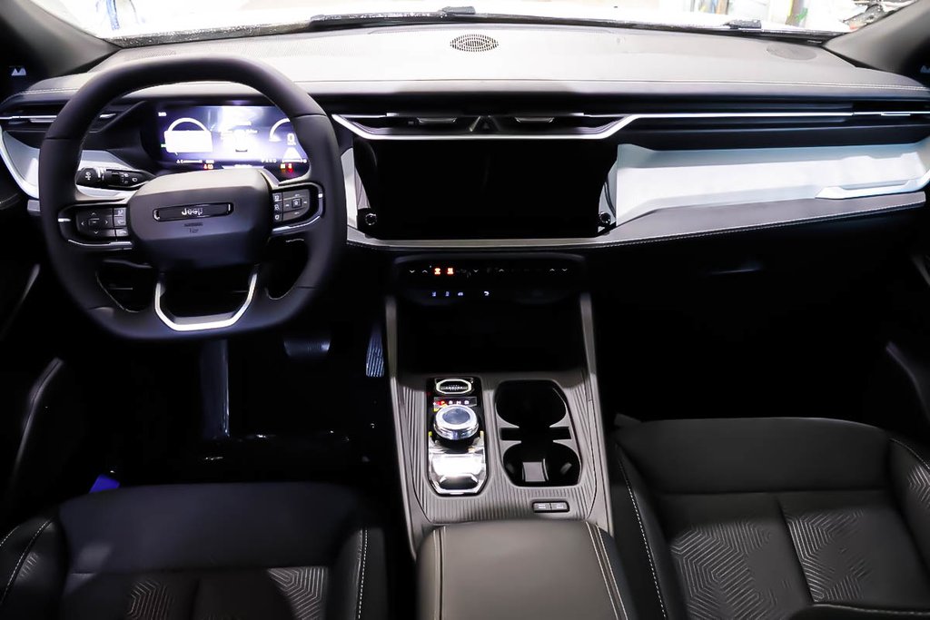 2026 Jeep Cherokee LAREDO in Terrebonne, Quebec - 10 - w1024h768px